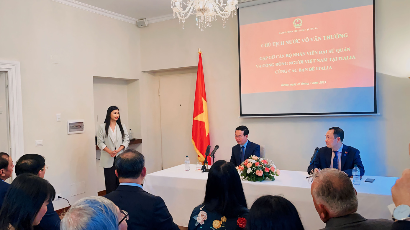 Diệp đại diện Hội Sinh viên Việt Nam tại Ý phát biểu trong cuộc gặp Chủ tịch nước Việt Nam Võ Văn Thưởng năm 2023. Diệp đại diện Hội Sinh viên Việt Nam tại Ý phát biểu trong cuộc gặp Chủ tịch nước Việt Nam Võ Văn Thưởng năm 2023.