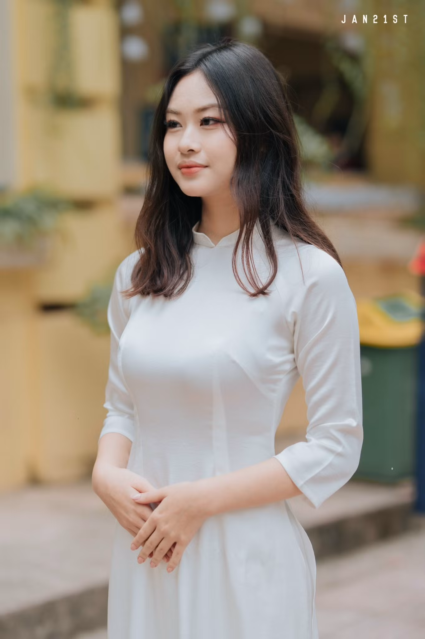 Nguyễn Chúc Khanh, học sinh lớp 12D2 Trường THPT Việt Đức, Hà Nội, đã hoàn thành chương trình lớp 12.