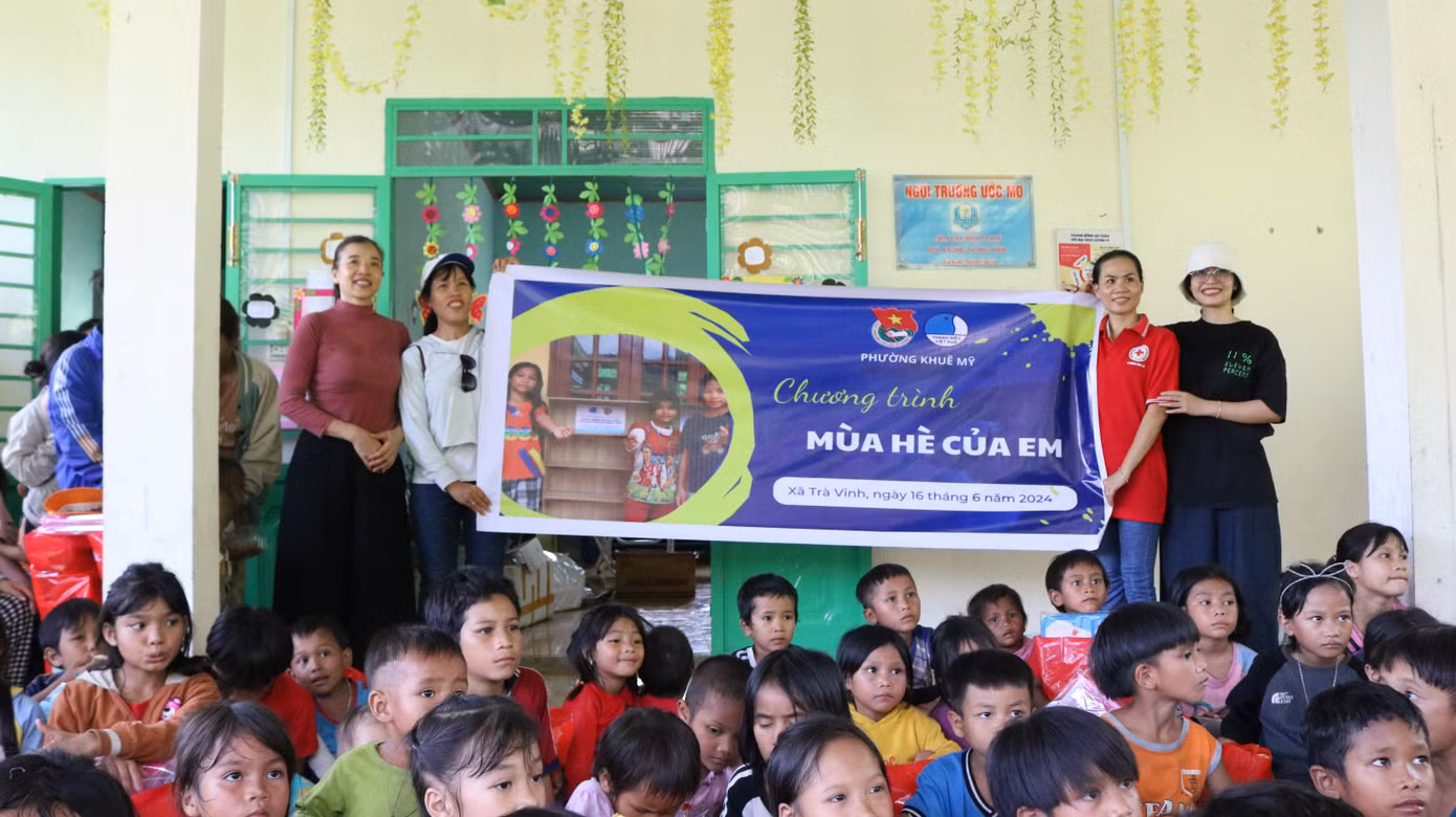 Ngôi trường bố Yến hiến đất dựng xây, kêu gọi mạnh thường quân hỗ trợ cho các em nhỏ vùng cao. Ngôi trường bố Yến hiến đất dựng xây, kêu gọi mạnh thường quân hỗ trợ cho các em nhỏ vùng cao.