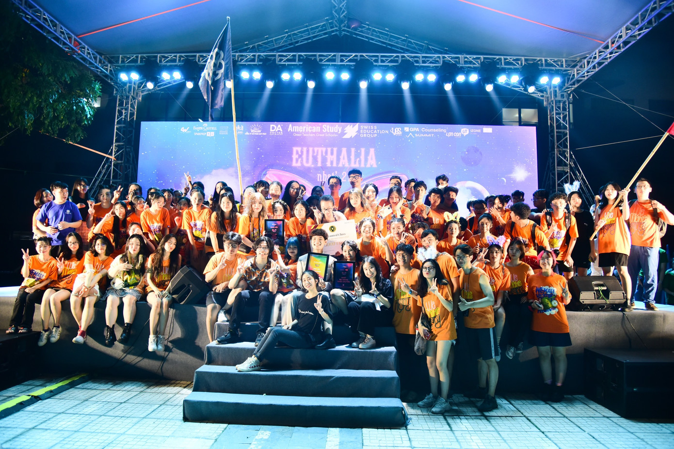 Nữ sinh tận dụng mọi cơ hội để sống với niềm đam mê tại Học viện Ngoại giao.