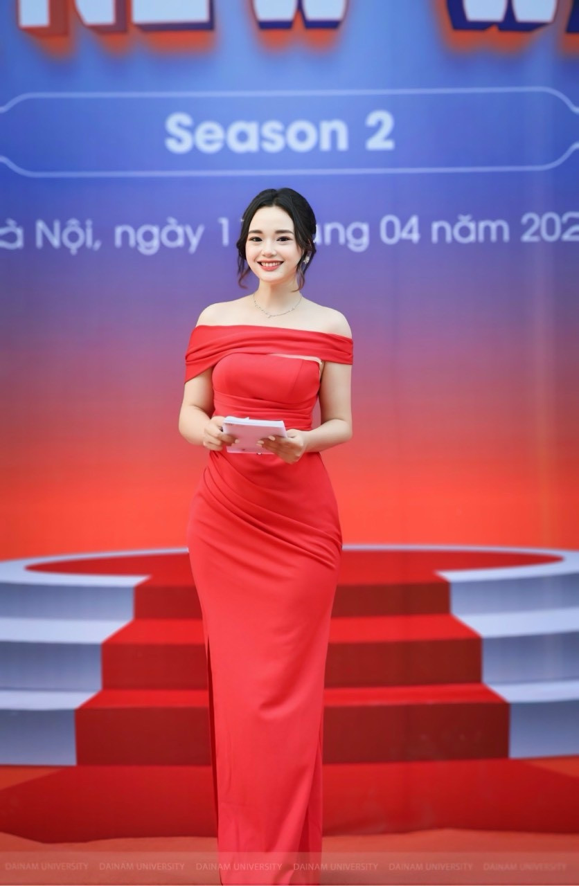 Trên cương vị MC, Thùy Linh có cơ hội học tập và trải nghiệm môi trường làm việc chuyên nghiệp.