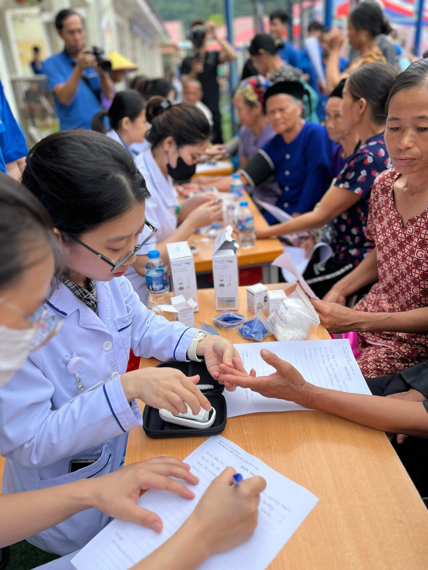 Các bác sĩ đã hướng dẫn cụ thể về cách phòng ngừa và quản lý các bệnh mãn tính.