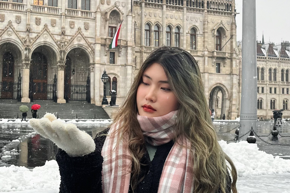 An Na đón mùa tuyết đầu tiên tại châu Âu.