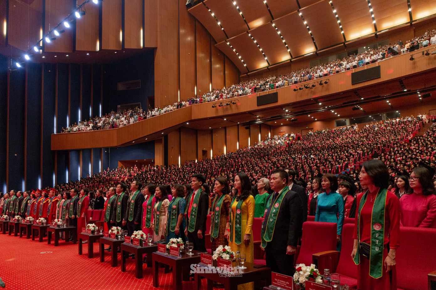 Toàn cảnh buổi lễ tốt nghiệp tại Trung tâm Hội nghị quốc gia.