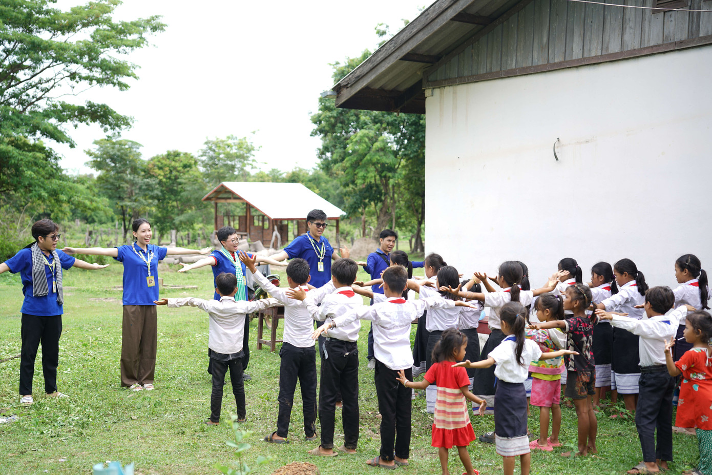 Sinh hoạt thiếu nhi tại huyện Phouvong, tỉnh Attapeu. Sinh hoạt thiếu nhi tại huyện Phouvong, tỉnh Attapeu.