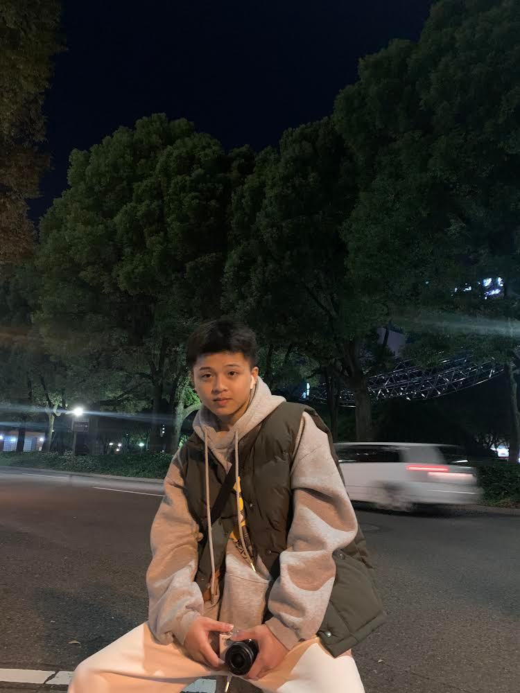 Tuổi 20 đầy ý nghĩa của chàng trai quê Hải Phòng được chứa đựng trong chiếc máy ảnh nhỏ, mong chờ ngày trở về để kể cho bố mẹ nghe về nước Nhật.