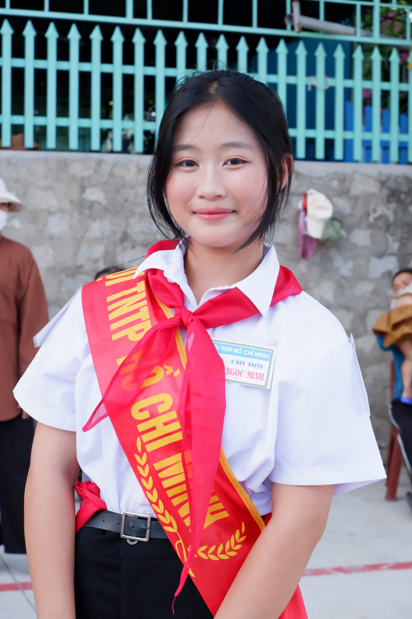 Phạm Thị Quỳnh Trang cảm thấy tự hào khi được đứng trong đội hình, lưu lại kỉ niệm đáng nhớ thời thiếu niên. Phạm Thị Quỳnh Trang cảm thấy tự hào khi được đứng trong đội hình, lưu lại kỉ niệm đáng nhớ thời thiếu niên.