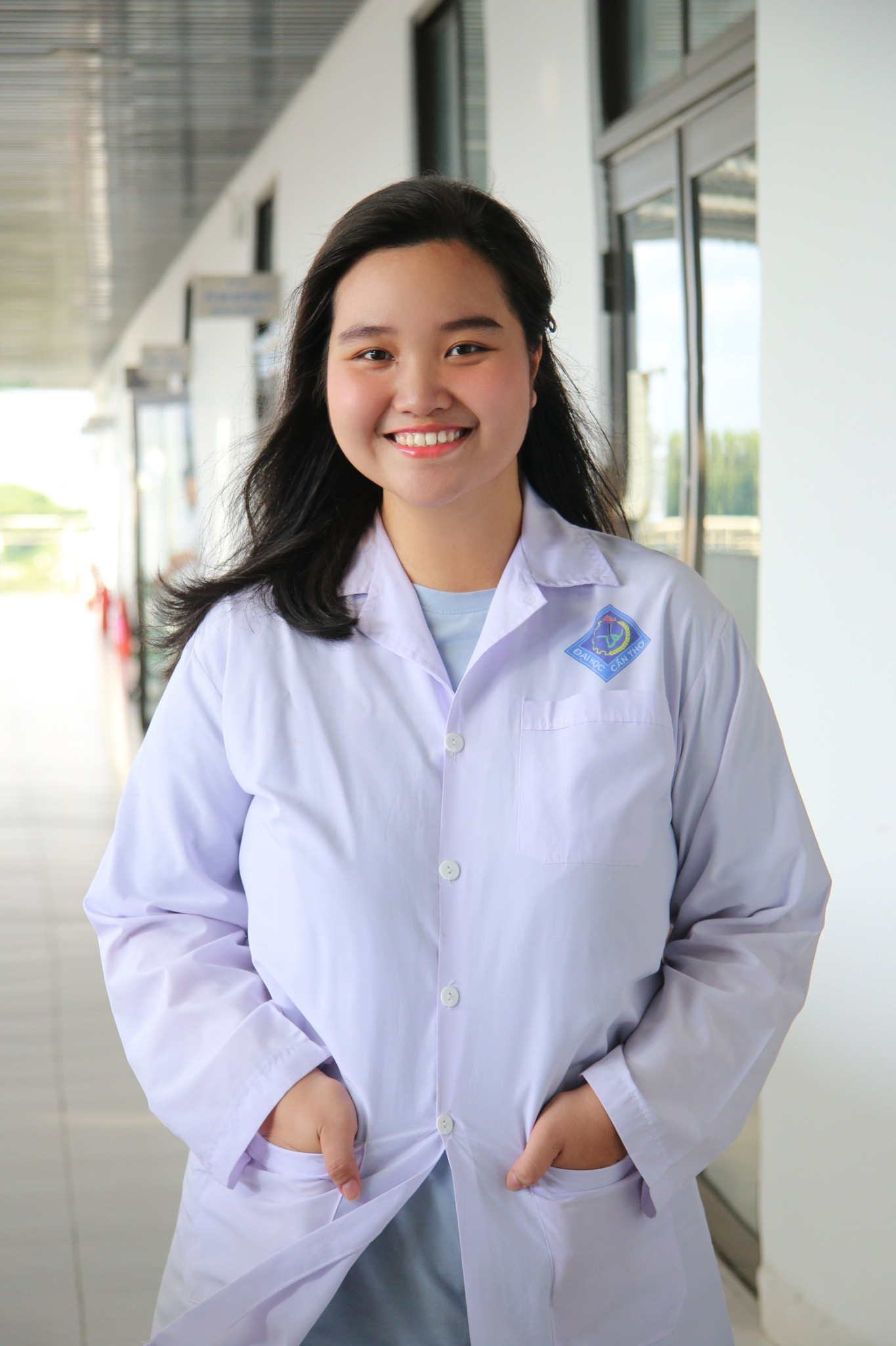 Ngọc Ngân giành học bổng Thạc sĩ Nghiên cứu Y Sinh liên ngành (MSc in Interdisciplinary Biomedical Research) tại Đại học Warwick.