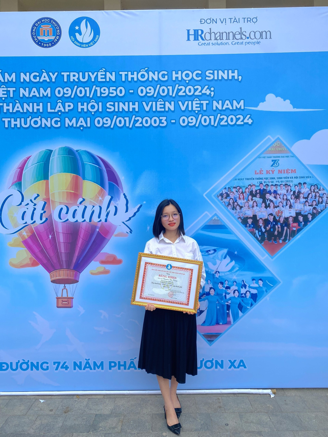 Trang chinh phục thành công danh hiệu SV5T cấp Thành phố.