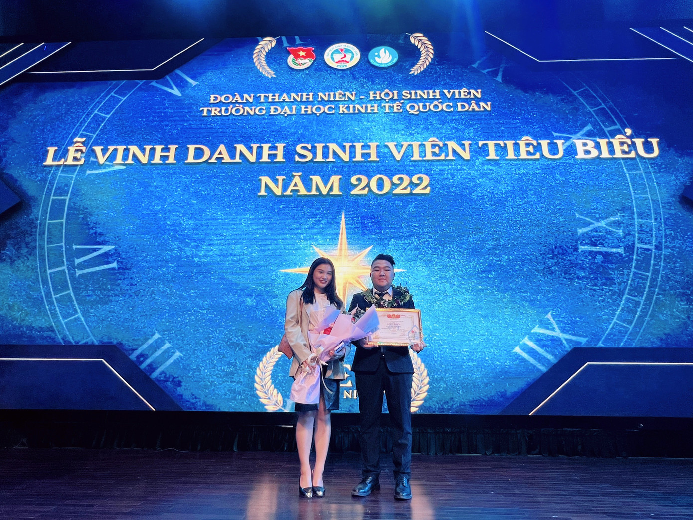 Nguyễn Hoàng Dương - nam sinh “gây bão” với thành tích thủ khoa có có điểm tốt nghiệp cao nhất trong lịch sử của Trường Đại học Kinh tế Quốc dân.