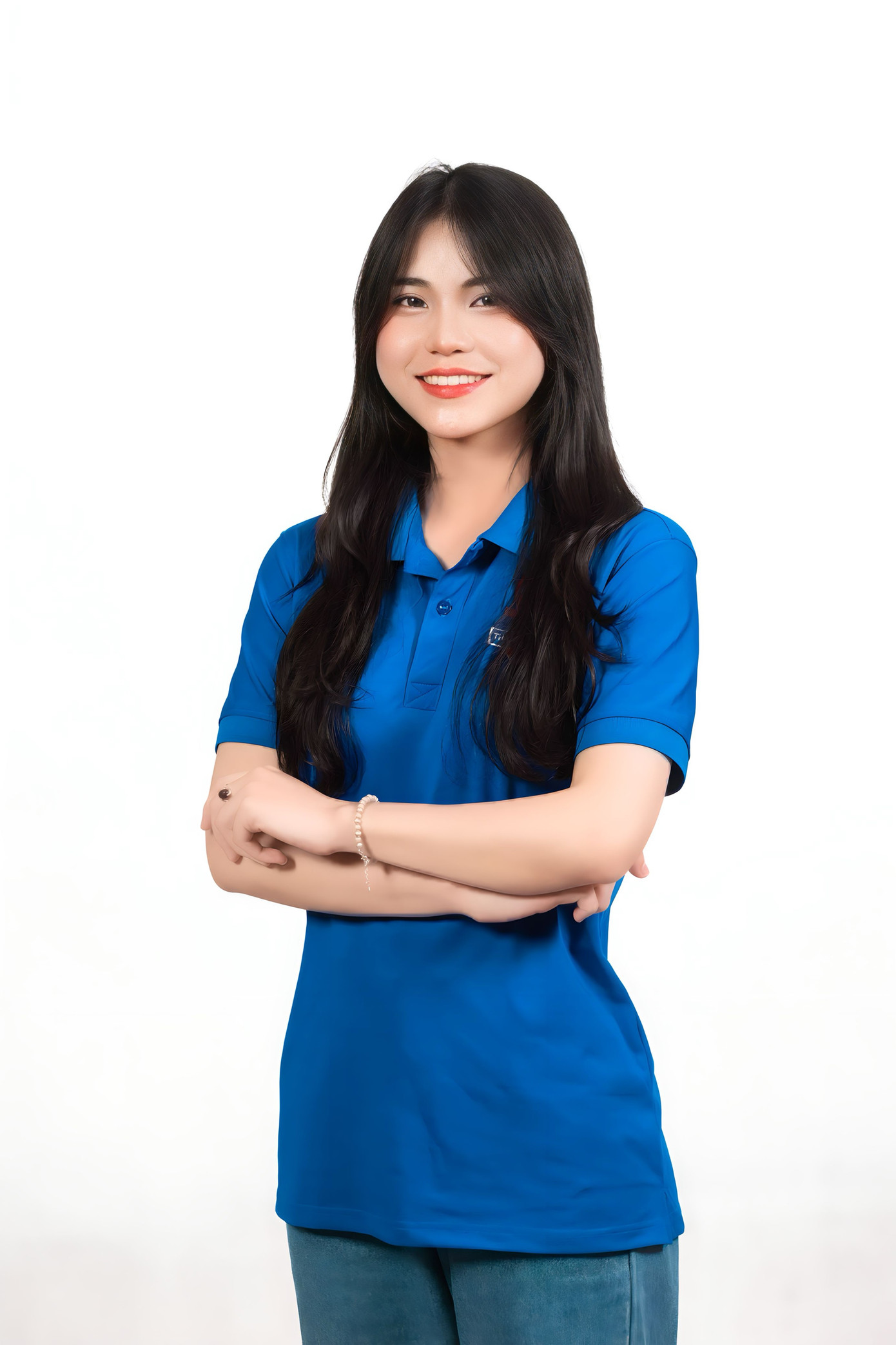 Diễm Quỳnh là Uỷ viên BCH Đoàn Thanh niên Học viện Công nghệ Bưu chính Viễn thông.