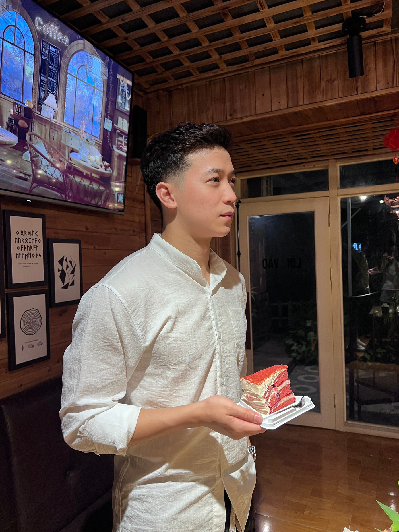 Anh chàng quyết định theo đuổi lại ước mơ đại học còn dang dở.