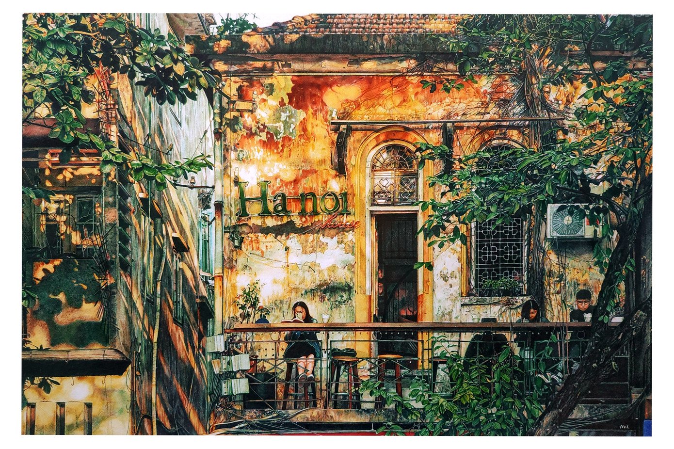 Để tạo ra những bức tranh có độ chi tiết, màu sắc sống động như bức ảnh, họa sĩ Nguyễn Văn Luận thường mất từ 100 đến 200 tiếng đồng hồ để hoàn thành. Tác phẩm "Hanoi house coffee" được anh hoàn thiện sau hơn 250 tiếng.