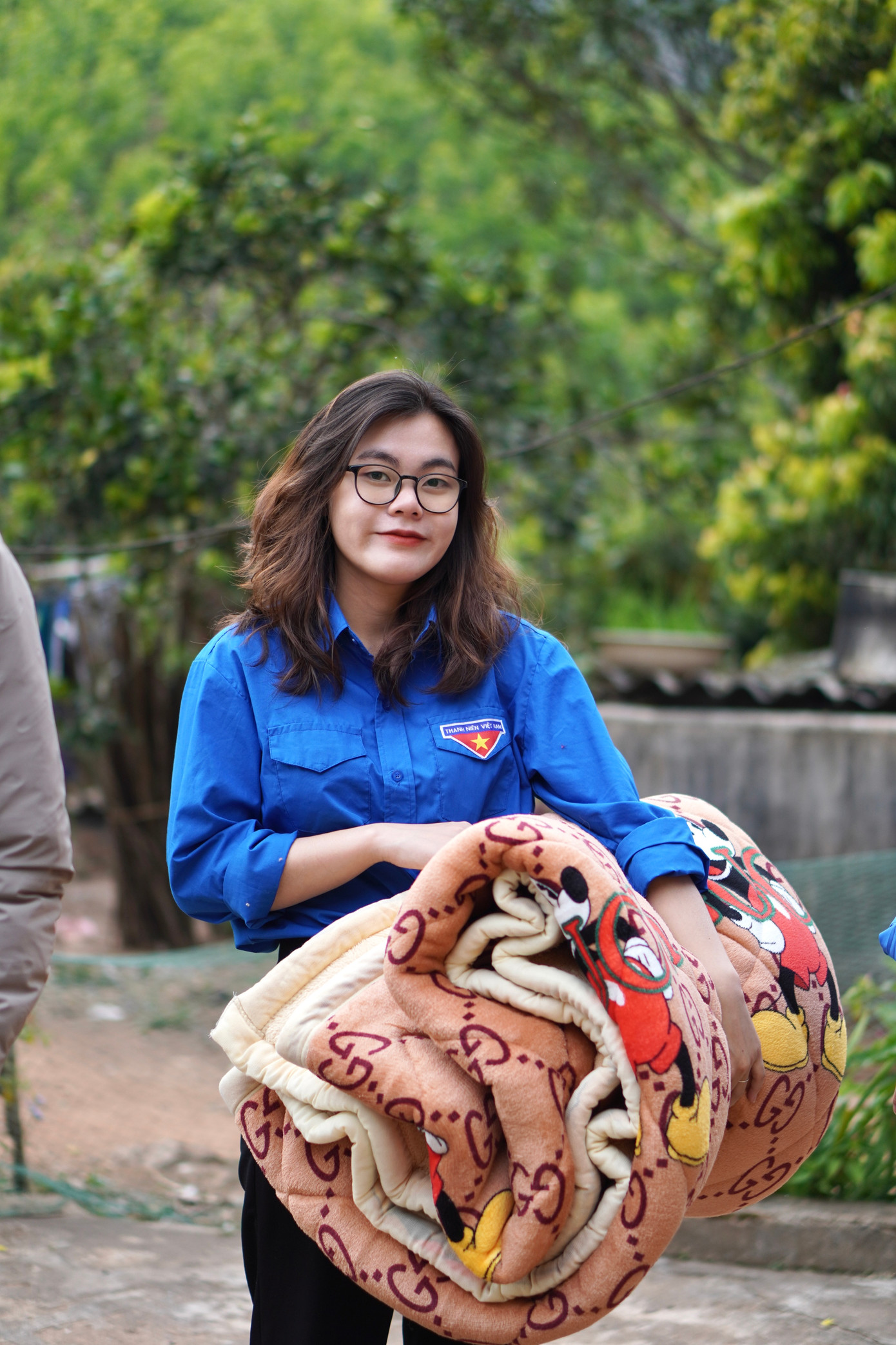 Vân Hạnh đã cùng đoàn tình nguyện thực hiện nhiều hoạt động ý nghĩa tại Bắc Giang. Vân Hạnh đã cùng đoàn tình nguyện thực hiện nhiều hoạt động ý nghĩa tại Bắc Giang.