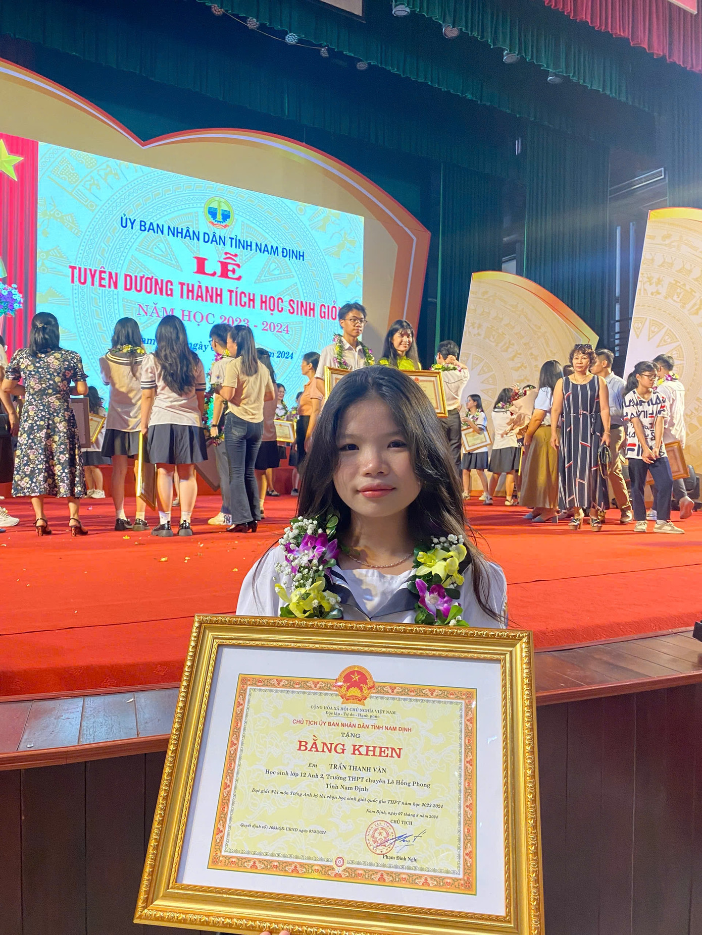 Thanh Vân được UBND tỉnh Nam Định khen thưởng. Thanh Vân được UBND tỉnh Nam Định khen thưởng.