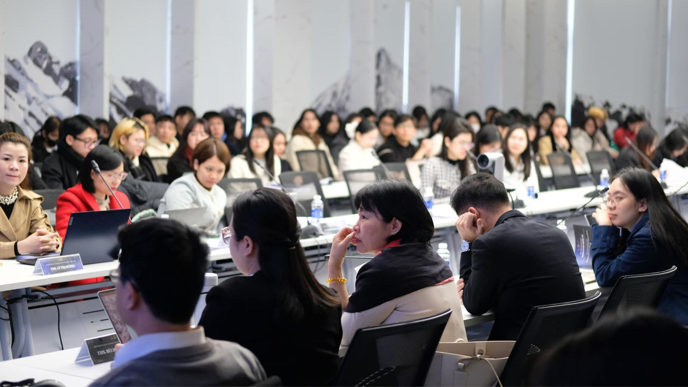 Người tham dự Hội thảo Khoa học cho Sinh viên về Luật Quốc tế lần thứ Ba.