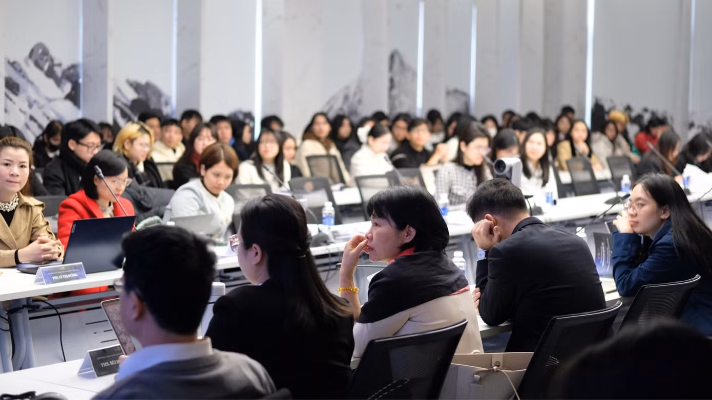 Người tham dự Hội thảo Khoa học cho Sinh viên về Luật Quốc tế lần thứ Ba.