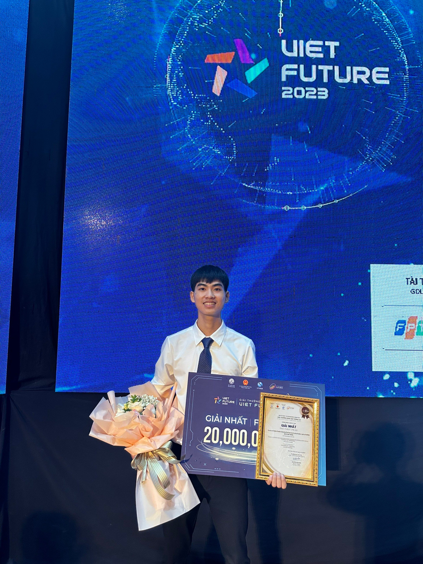 Đạt giải Nhất “Giải thưởng sáng tạo tương lai-VIET FUTURE AWARD” năm 2023 do Hiệp Hội VINASA trao tặng.