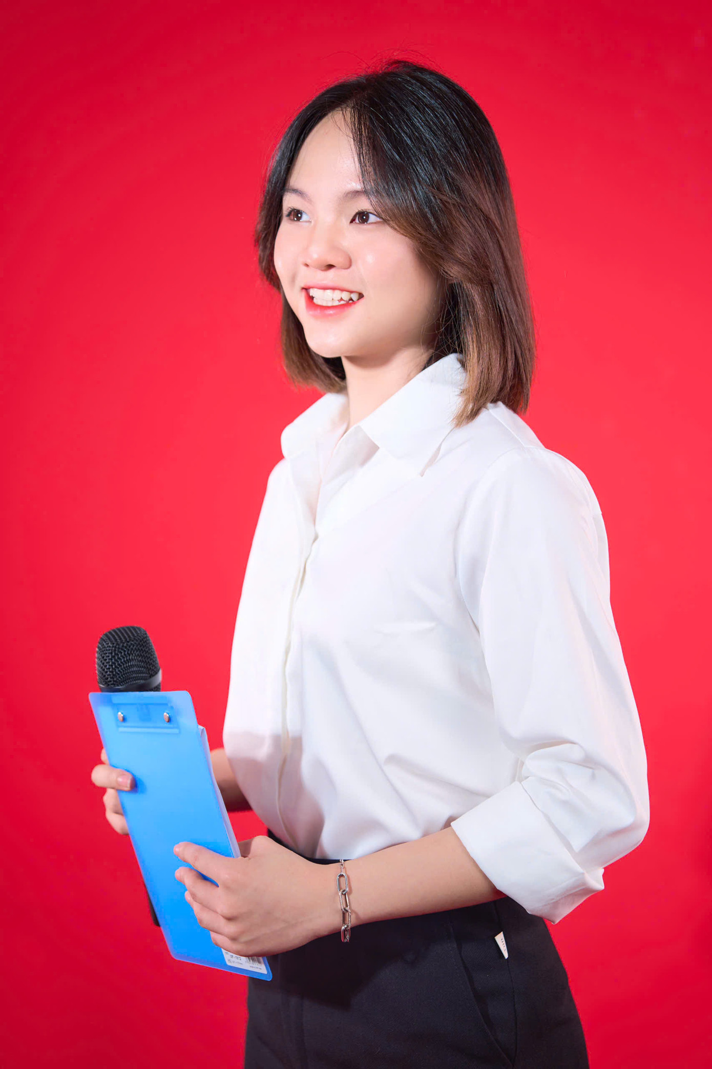 Tham gia các cuộc thi: Hùng biện thuyết trình để nâng cao kỹ năng: Top 6 Nhà diễn thuyết tiềm năng 2023 (Học viện Ngân hàng). Tham gia các cuộc thi: Hùng biện thuyết trình để nâng cao kỹ năng: Top 6 Nhà diễn thuyết tiềm năng 2023 (Học viện Ngân hàng).