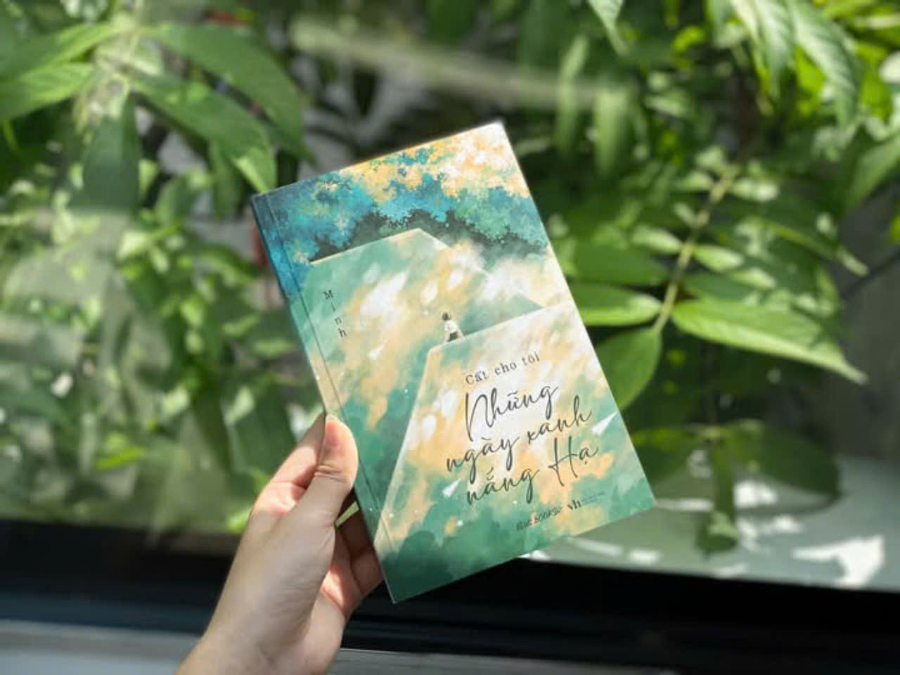 Tác phẩm đầu tay “Cất cho tôi những ngày xanh nắng Hạ” của Xuân Quỳnh được xuất bản vào cuối năm 2023. Tác phẩm đầu tay “Cất cho tôi những ngày xanh nắng Hạ” của Xuân Quỳnh được xuất bản vào cuối năm 2023.