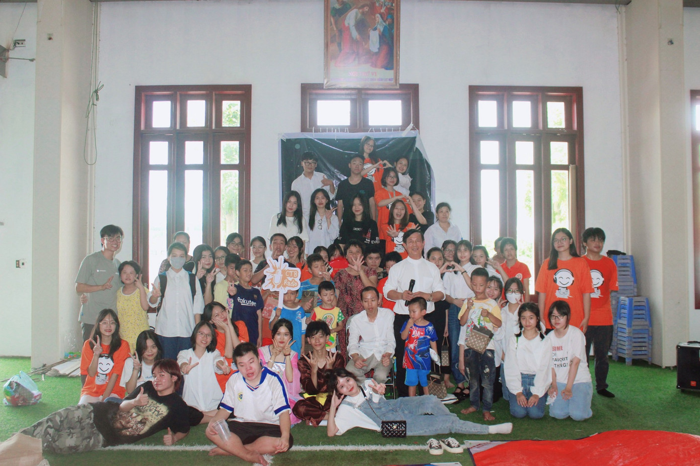 Thu Trang tại chương trình “Trung thu cho em” - chương trình mang Trung thu tới các em nhỏ có hoàn cảnh khó khăn - do CTB Radio - Câu lạc bộ phát thanh và truyền thông Trường THPT Chuyên Thái Bình tổ chức năm 2022. Thu Trang tại chương trình “Trung thu cho em” - chương trình mang Trung thu tới các em nhỏ có hoàn cảnh khó khăn - do CTB Radio - Câu lạc bộ phát thanh và truyền thông Trường THPT Chuyên Thái Bình tổ chức năm 2022.