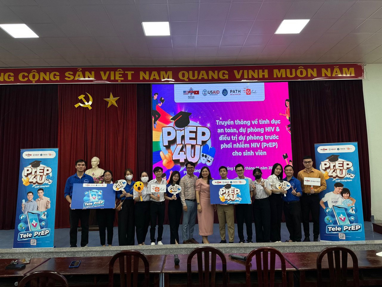 Tham gia và tổ chức nhiều hoạt động, phong trào sinh viên.