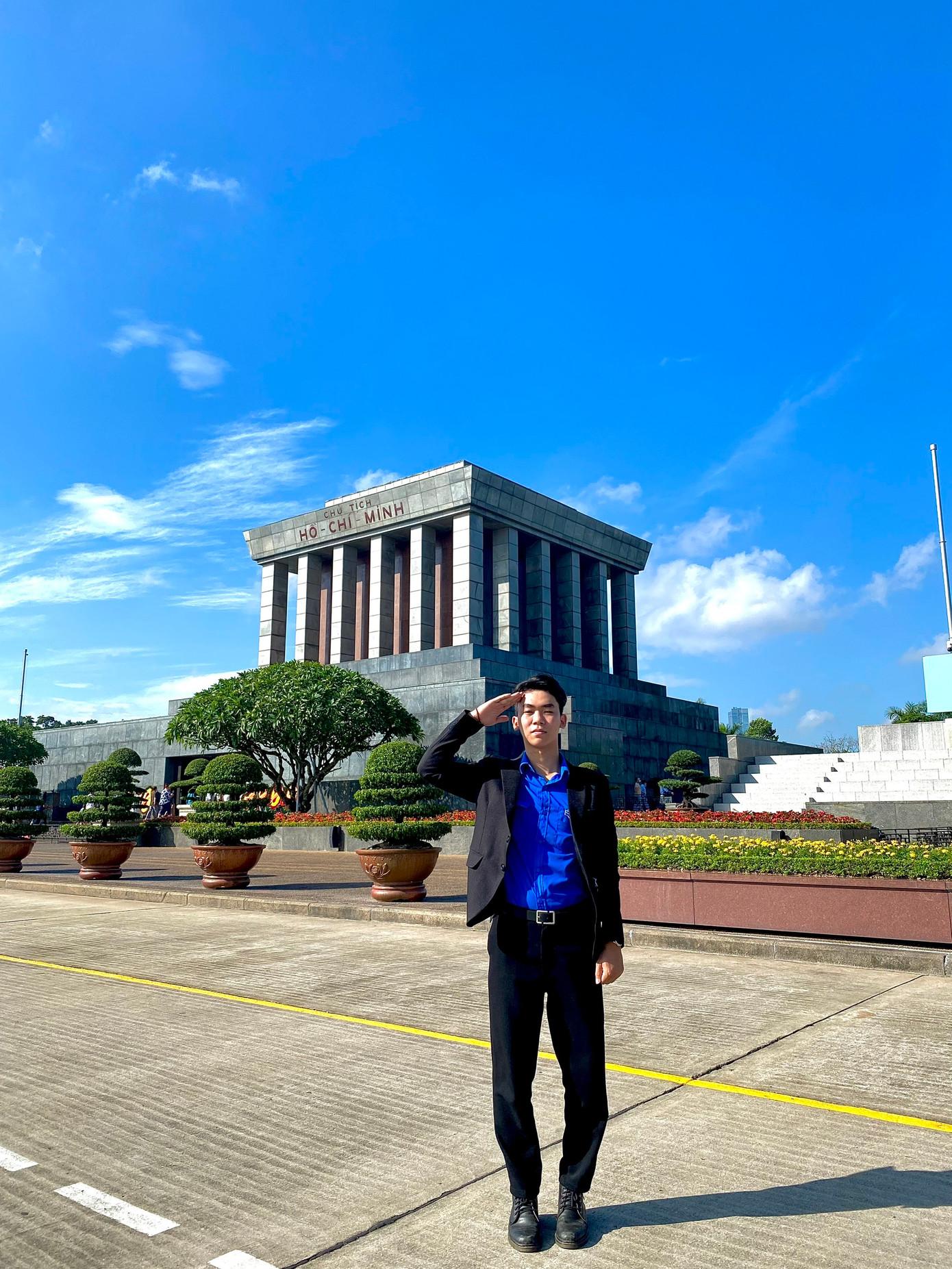 Nguyễn Thành Danh (sinh năm 2001) tốt nghiệp loại Giỏi ngành Quản trị dịch vụ du lịch và lữ hành - Trường Đại học Quy Nhơn.