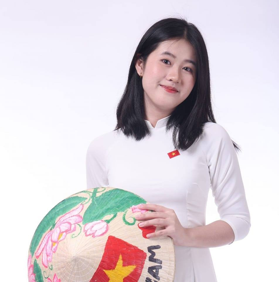 Nguyễn Thị Thanh Trúc xuất sắc giành giải Ba trong cuộc thi “Nhịp cầu Hán ngữ Sinh viên thế giới.