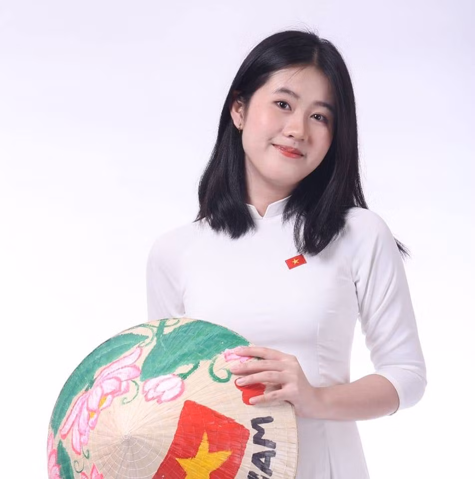 Nguyễn Thị Thanh Trúc xuất sắc giành giải Ba trong cuộc thi “Nhịp cầu Hán ngữ Sinh viên thế giới.