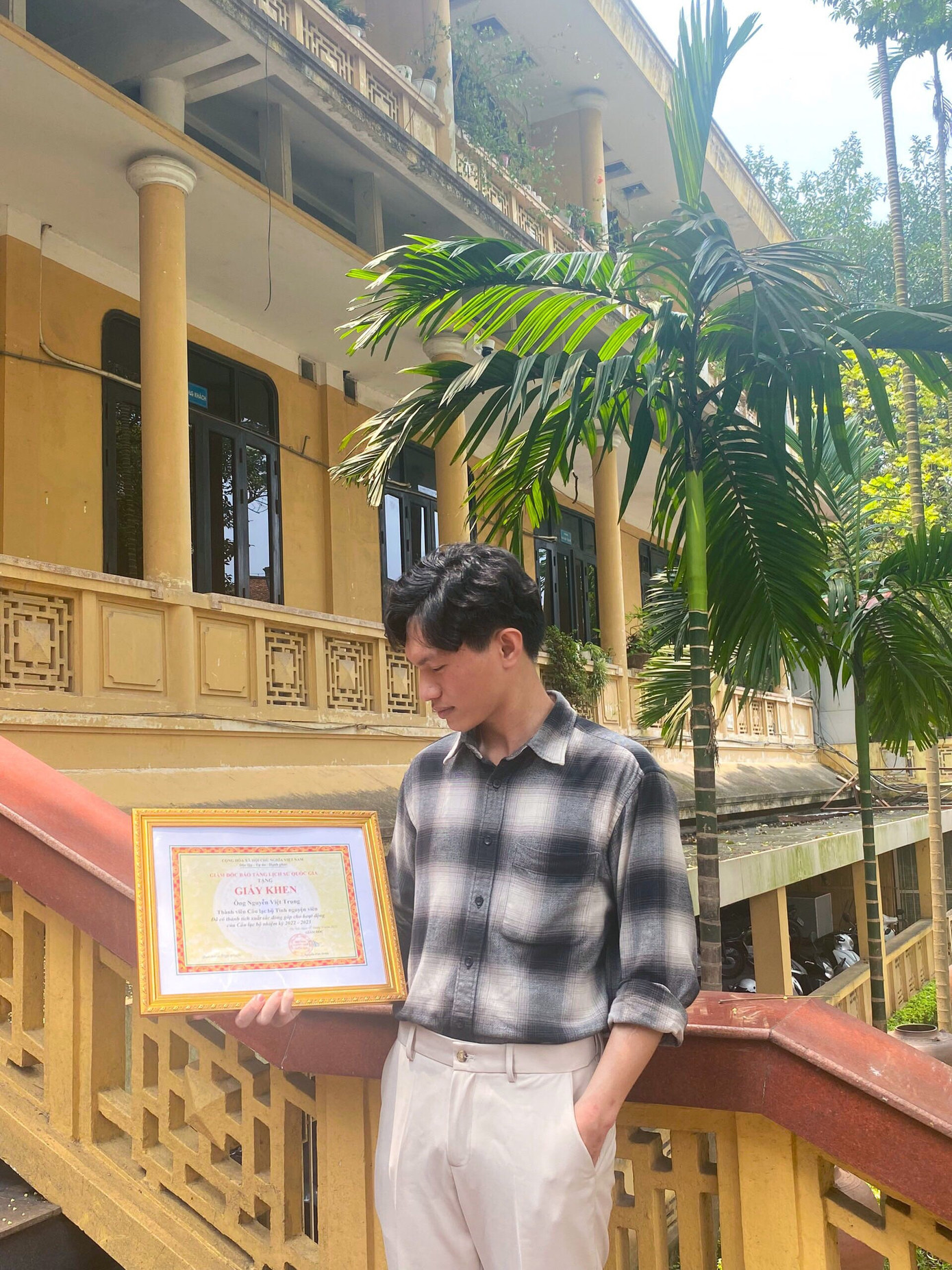 Ngoài ra, chàng trai cũng đạt giải khuyến khích đối với tác phẩm chính luận loại hình tạp chí của Cuộc thi chính luận tỉnh Hưng Yên về bảo vệ nền tảng tư tưởng của Đảng năm 2024; nhận giấy khen, chứng nhận của Giám đốc Bảo tàng Lịch sử Quốc gia dành cho thành viên tình nguyện có nhiều hoạt động, đóng góp tích cực xuất sắc cho các hoạt động của Bảo tàng Lịch sử Quốc gia các năm 2020, 2021, 2022, 2023.