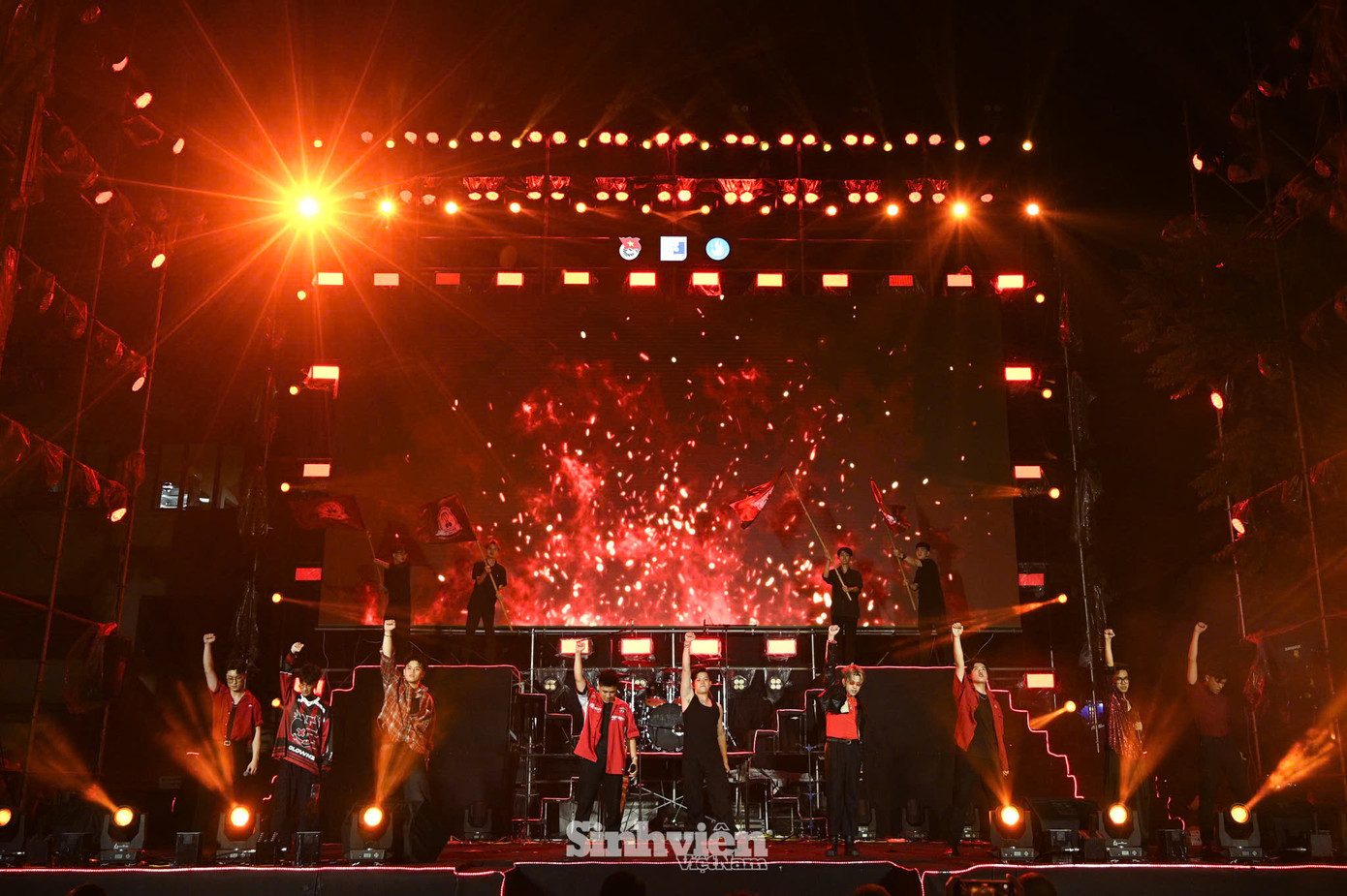 Các màn trình diễn đều được dàn dựng công phu, có chiều sâu.