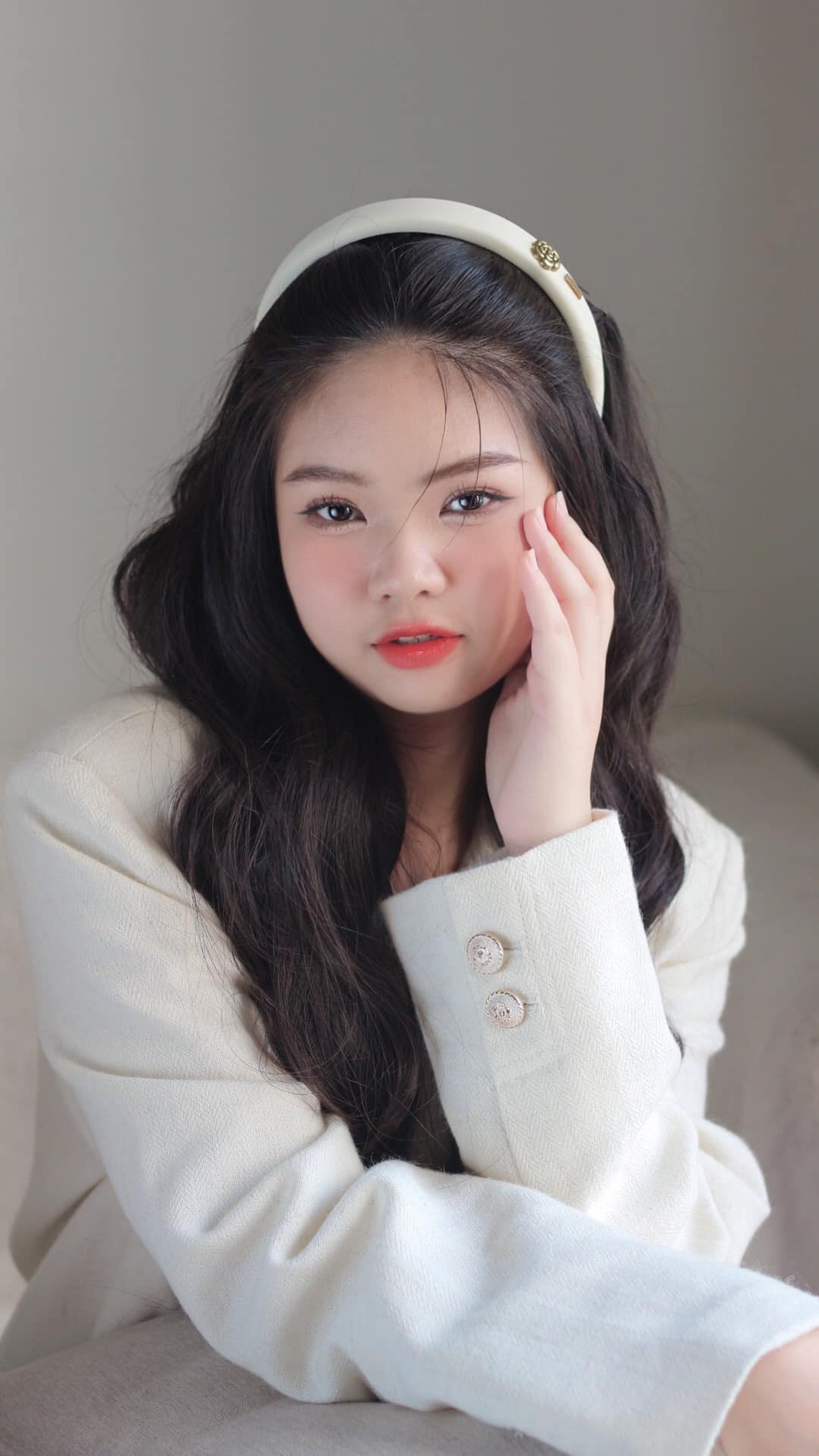 Vũ Phương Trang hiện đang là sinh viên năm ba chuyên ngành Logistics - Trường Đại học Thương mại. Vũ Phương Trang hiện đang là sinh viên năm ba chuyên ngành Logistics - Trường Đại học Thương mại.