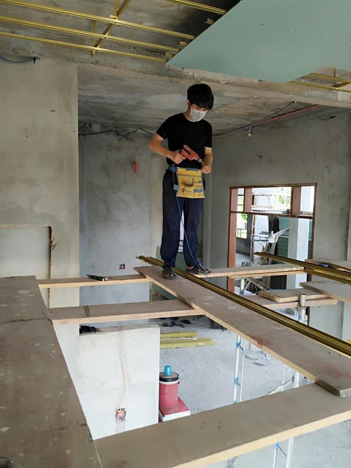 Tuấn Anh không ngại làm thêm nhiều công việc, đỡ đần ba mẹ mỗi dịp về quê. Tuấn Anh không ngại làm thêm nhiều công việc, đỡ đần ba mẹ mỗi dịp về quê.