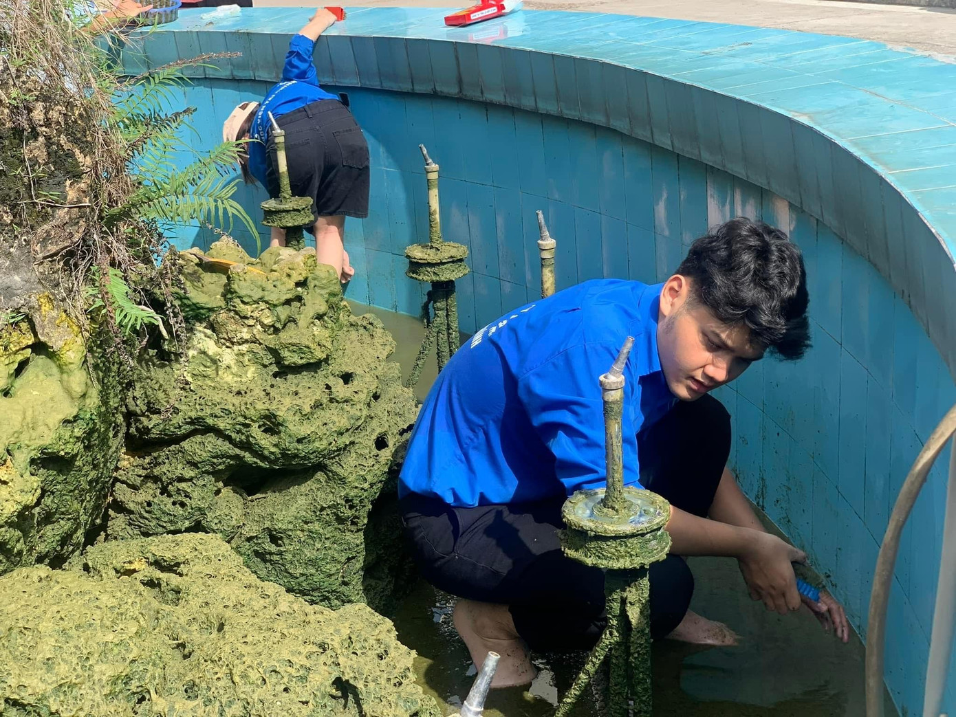 Nam Khánh tham gia chương trình “Mùa hè Xanh” do CLB Tình nguyện trẻ Học viện Tài chính tổ chức. Nam Khánh tham gia chương trình “Mùa hè Xanh” do CLB Tình nguyện trẻ Học viện Tài chính tổ chức.