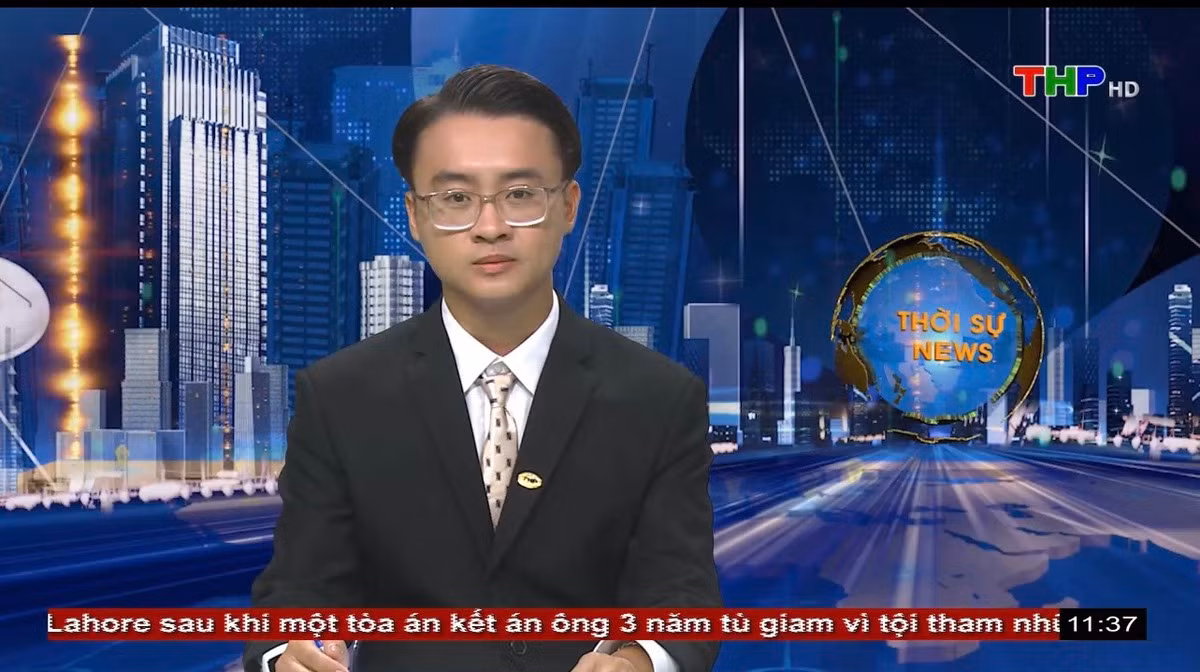 Khánh dẫn bản tin trên kênh THP – Đài Phát thanh và Truyền hình Hải Phòng.