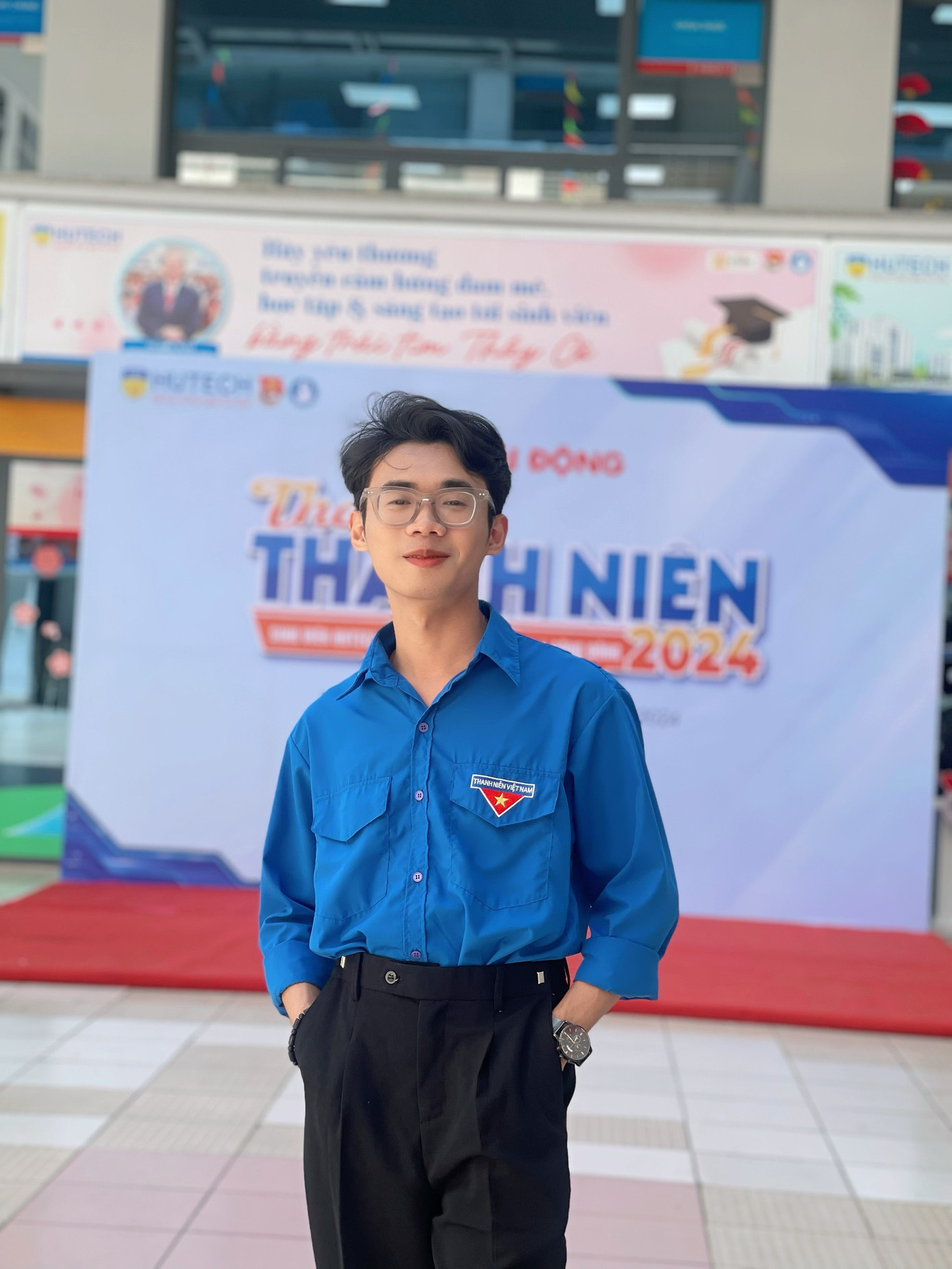 Nguyễn Quốc Khánh (sinh năm 2002) là sinh viên năm thứ tư ngành Quản trị kinh doanh, trường Đại học Công nghệ TP.HCM (HUTECH). Nguyễn Quốc Khánh (sinh năm 2002) là sinh viên năm thứ tư ngành Quản trị kinh doanh, trường Đại học Công nghệ TP.HCM (HUTECH).