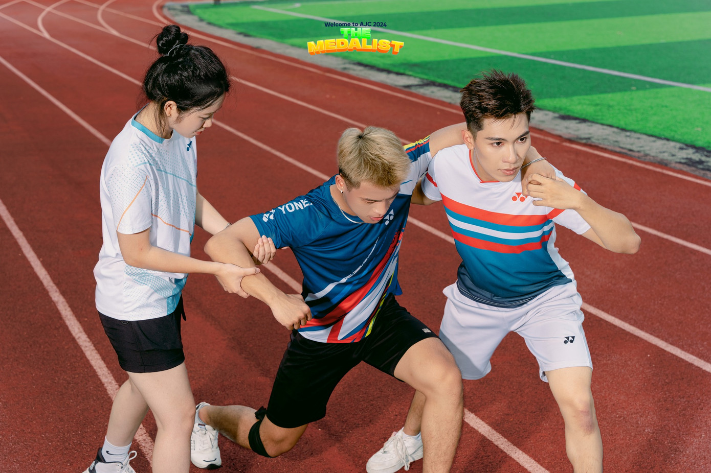 Vạch đích phía trước thúc đẩy tiềm năng vô hạn. Các “vận động viên” tăng tốc vượt qua khó khăn cùng nhau, nỗ lực cho thỏa cái tôi ngun ngút cao vời vợi.