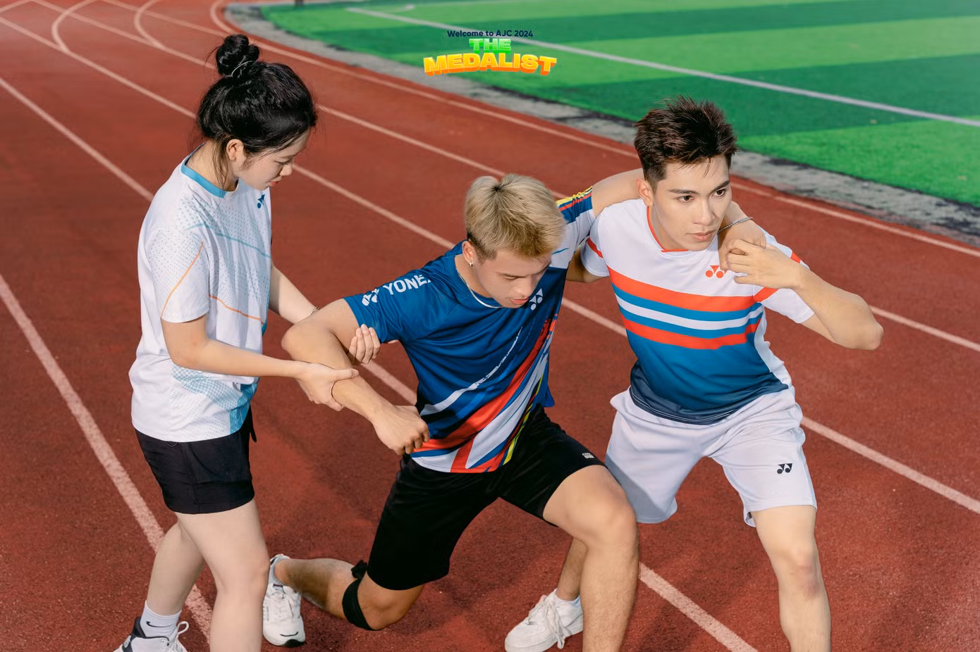 Vạch đích phía trước thúc đẩy tiềm năng vô hạn. Các “vận động viên” tăng tốc vượt qua khó khăn cùng nhau, nỗ lực cho thỏa cái tôi ngun ngút cao vời vợi.
