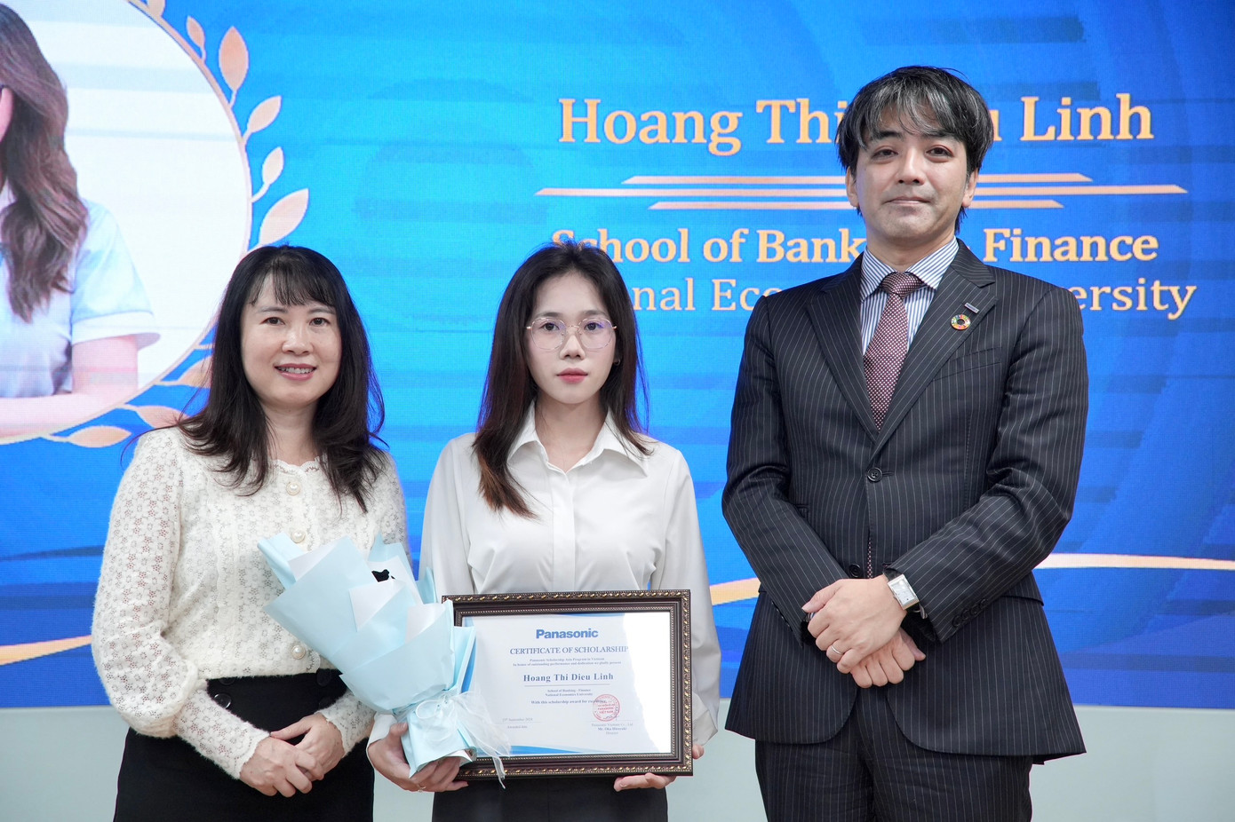 Kết thúc năm nhất Linh đã chinh phục được 4 học bổng. Kết thúc năm nhất Linh đã chinh phục được 4 học bổng.