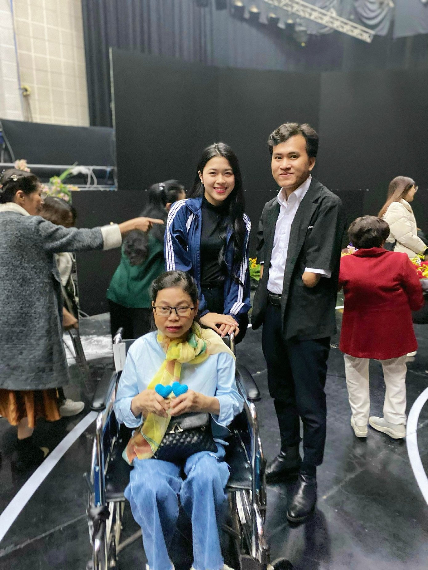 Hà Phương là cộng tác viên Gala Trạm yêu thương phát sóng trên truyền hình VTV1. Hà Phương là cộng tác viên Gala Trạm yêu thương phát sóng trên truyền hình VTV1.