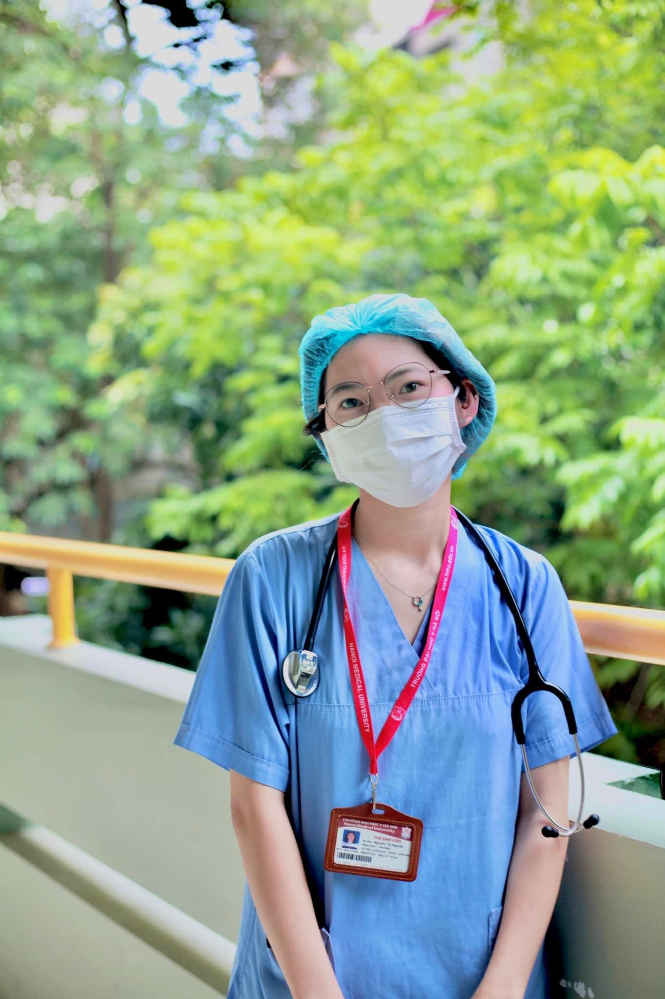 Nguyễn Thị Nguyệt - Bác sĩ nội trú chuyên ngành Ung thư năm thứ nhất, Trường ĐH Y Hà Nội. Nguyễn Thị Nguyệt - Bác sĩ nội trú chuyên ngành Ung thư năm thứ nhất, Trường ĐH Y Hà Nội.