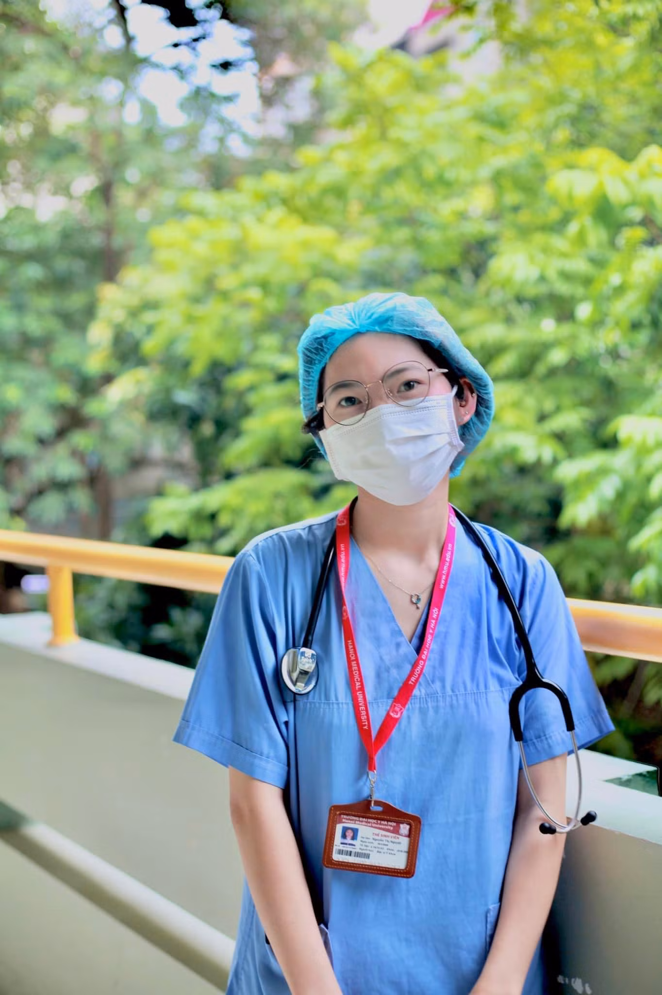 Nguyễn Thị Nguyệt - Bác sĩ nội trú chuyên ngành Ung thư năm thứ nhất, Trường ĐH Y Hà Nội. Nguyễn Thị Nguyệt - Bác sĩ nội trú chuyên ngành Ung thư năm thứ nhất, Trường ĐH Y Hà Nội.