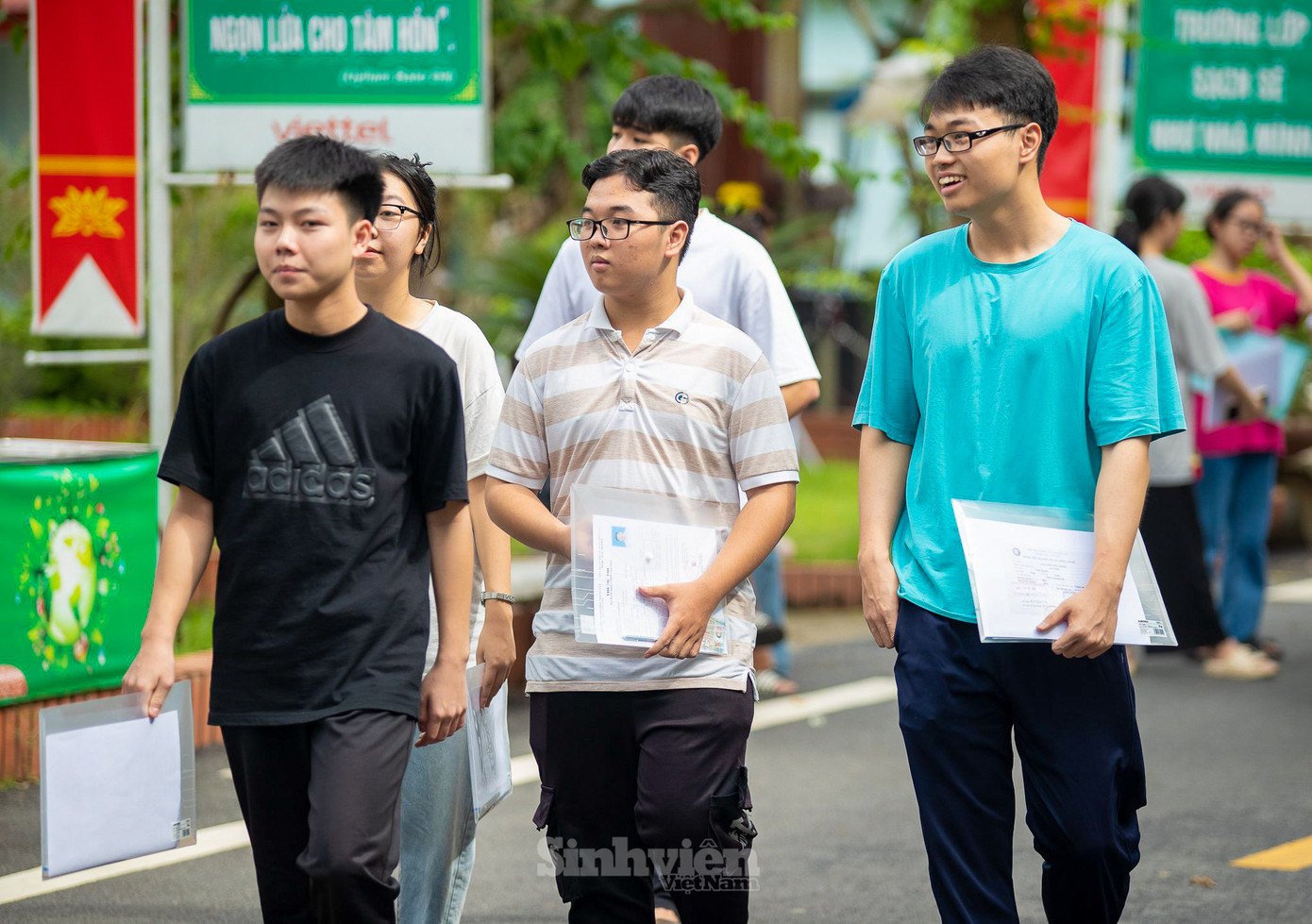 'Lứa' cuối cùng của chương trình Giáo dục phổ thông 2006 đã sẵn sàng cho kỳ thi. (Ghi nhận tại Trường THPT Gang thép - Thái Nguyên)