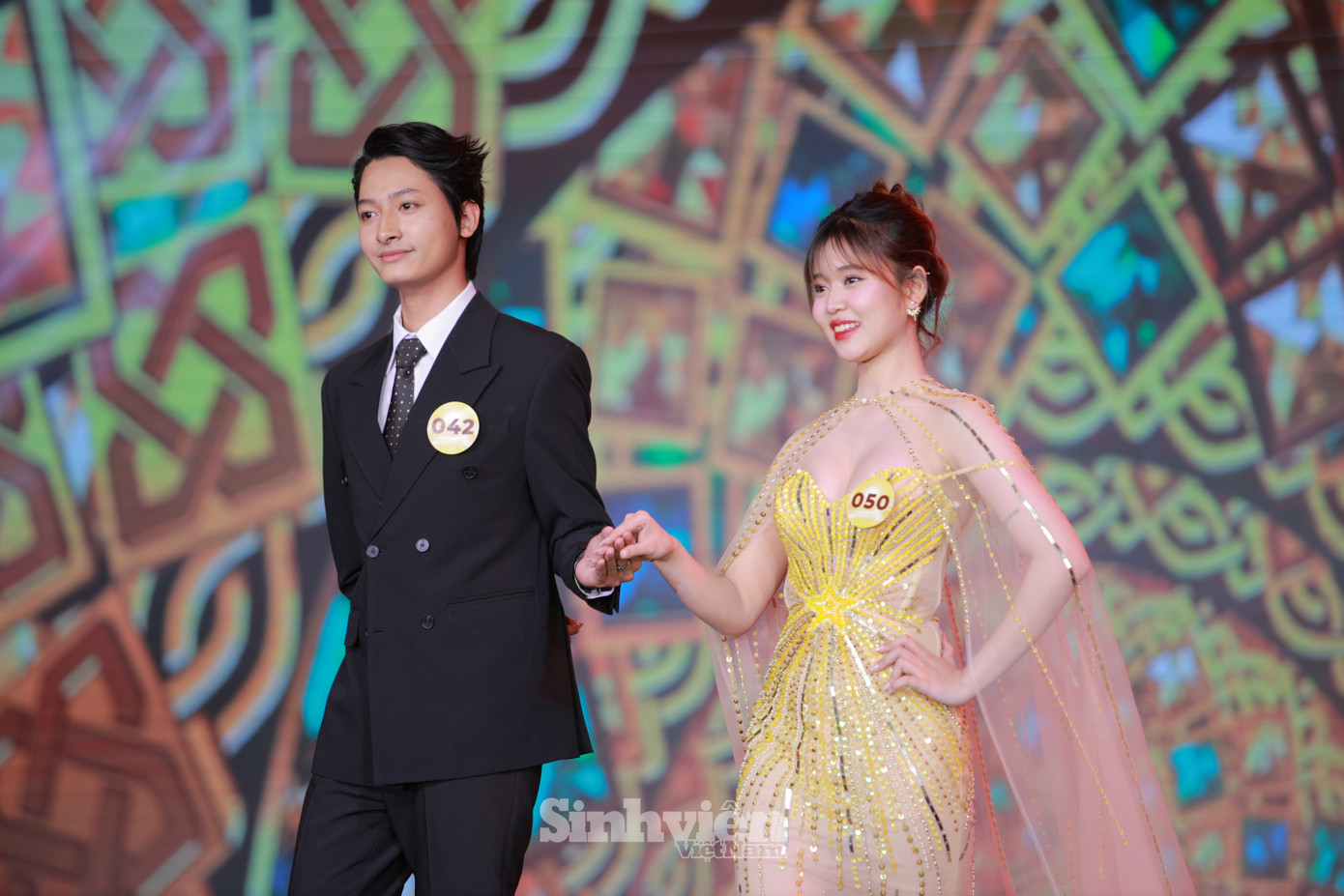 Top 20 đã có những bước catwalk thần thái, chuyên nghiệp trong phần thi trang phục dạ hội. Top 20 đã có những bước catwalk thần thái, chuyên nghiệp trong phần thi trang phục dạ hội.