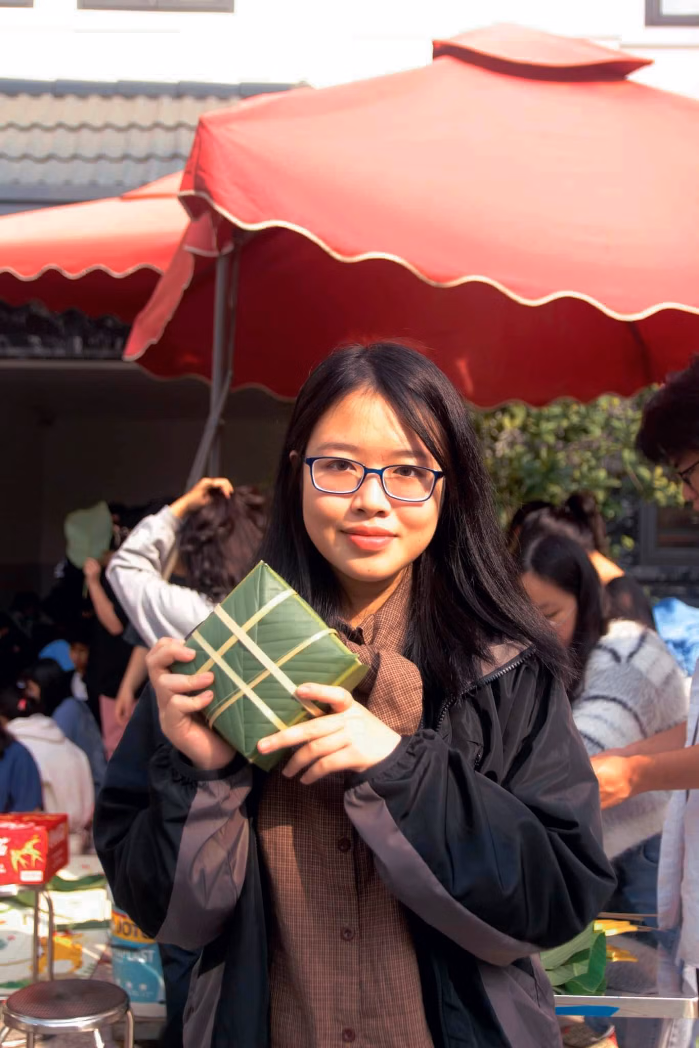 Mặc dù có lợi thế về học vấn, ngoại ngữ cũng như là mạnh về hoạt động ngoại khóa, Bảo Trân vẫn lựa chọn cho mình con đường với sứ mệnh đặc biệt. Mặc dù có lợi thế về học vấn, ngoại ngữ cũng như là mạnh về hoạt động ngoại khóa, Bảo Trân vẫn lựa chọn cho mình con đường với sứ mệnh đặc biệt.