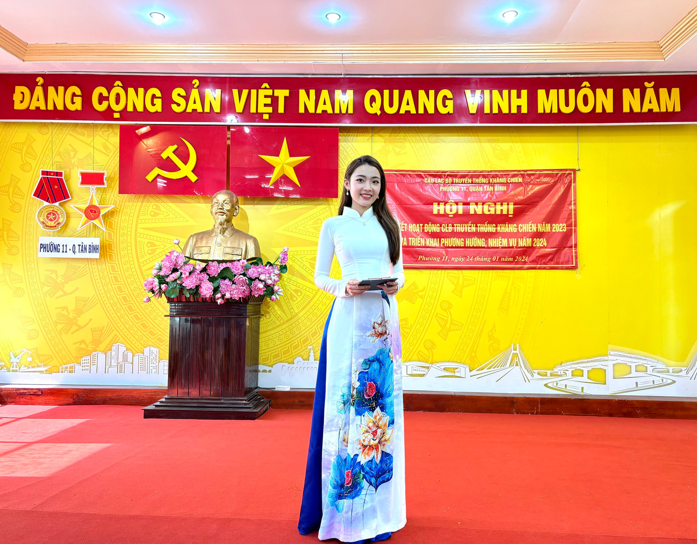 Đặng Vũ Thanh Ngân đến từ Long An, đang là sinh viên năm 4 khoa Thương mại, Trường Đại học Tài chính – Marketing. Đặng Vũ Thanh Ngân đến từ Long An, đang là sinh viên năm 4 khoa Thương mại, Trường Đại học Tài chính – Marketing.