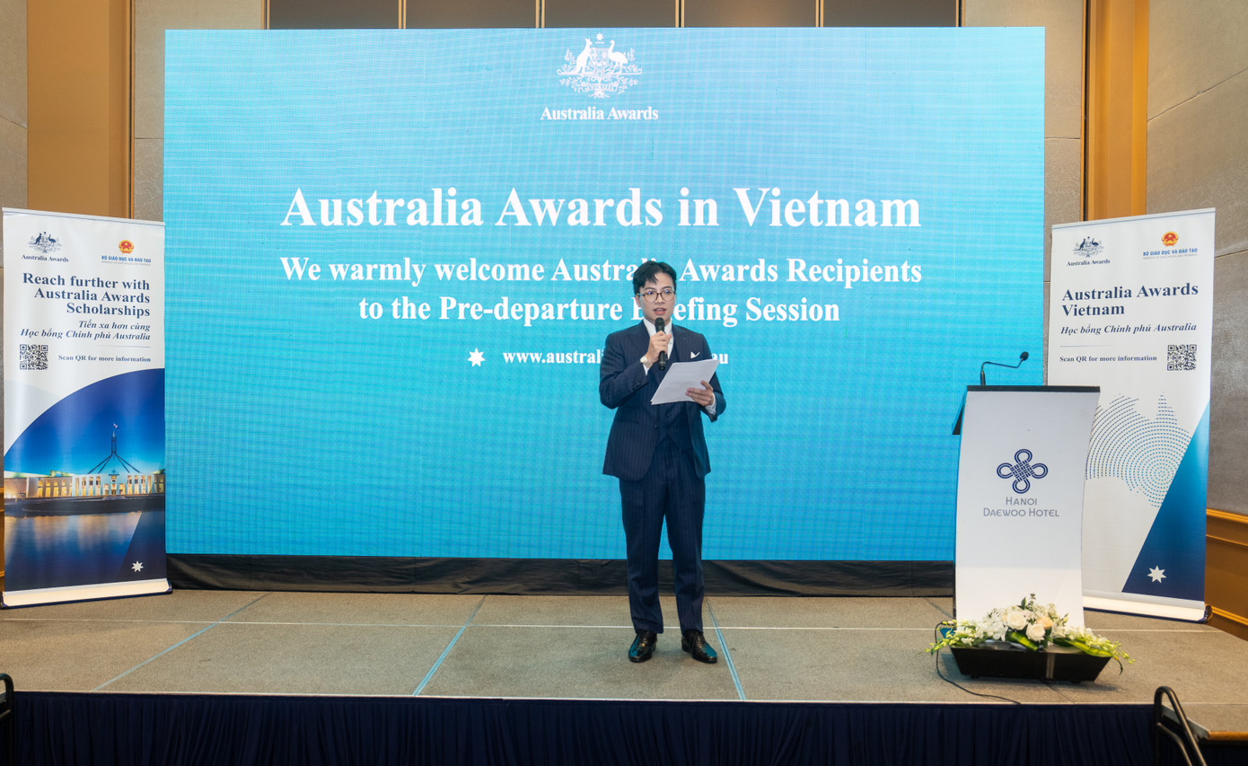 Trí đã có vinh dự trở thành MC - người dẫn chương trình tại lễ trao Học bổng Chính phủ Úc.