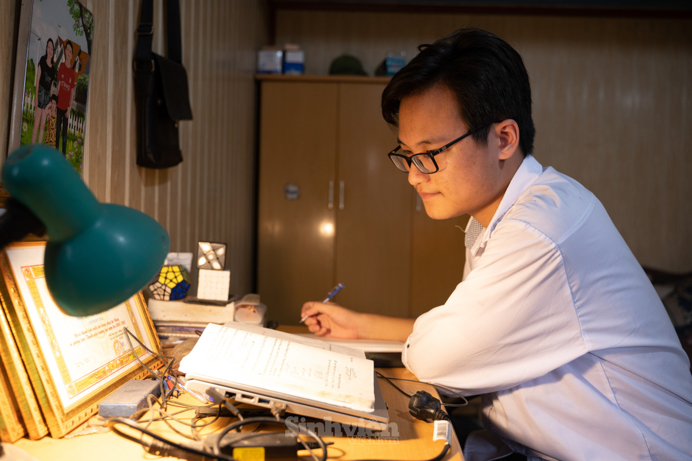 Vũ Đình Thái là thủ khoa khối A00 năm 2024. Cậu bạn cũng là thủ khoa kỳ thi đánh giá tư duy của Đại học Bách khoa Hà Nội.