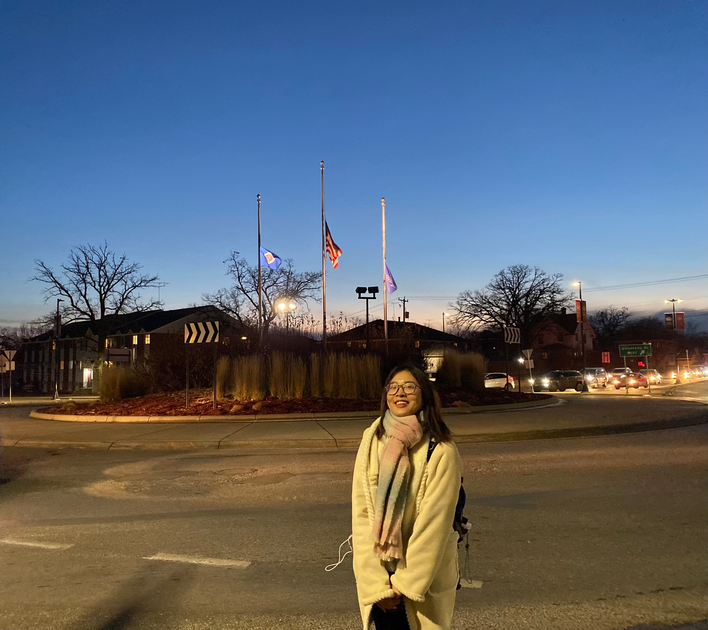 Nguyễn Thị Ngọc Huyền (21 tuổi) là sinh viên năm cuối chuyên ngành Ngôn ngữ Anh, khoa Sư phạm Tiếng Anh, Trường Đại học Ngoại ngữ (ULIS), Đại học Quốc gia Hà Nội. Nguyễn Thị Ngọc Huyền (21 tuổi) là sinh viên năm cuối chuyên ngành Ngôn ngữ Anh, khoa Sư phạm Tiếng Anh, Trường Đại học Ngoại ngữ (ULIS), Đại học Quốc gia Hà Nội.