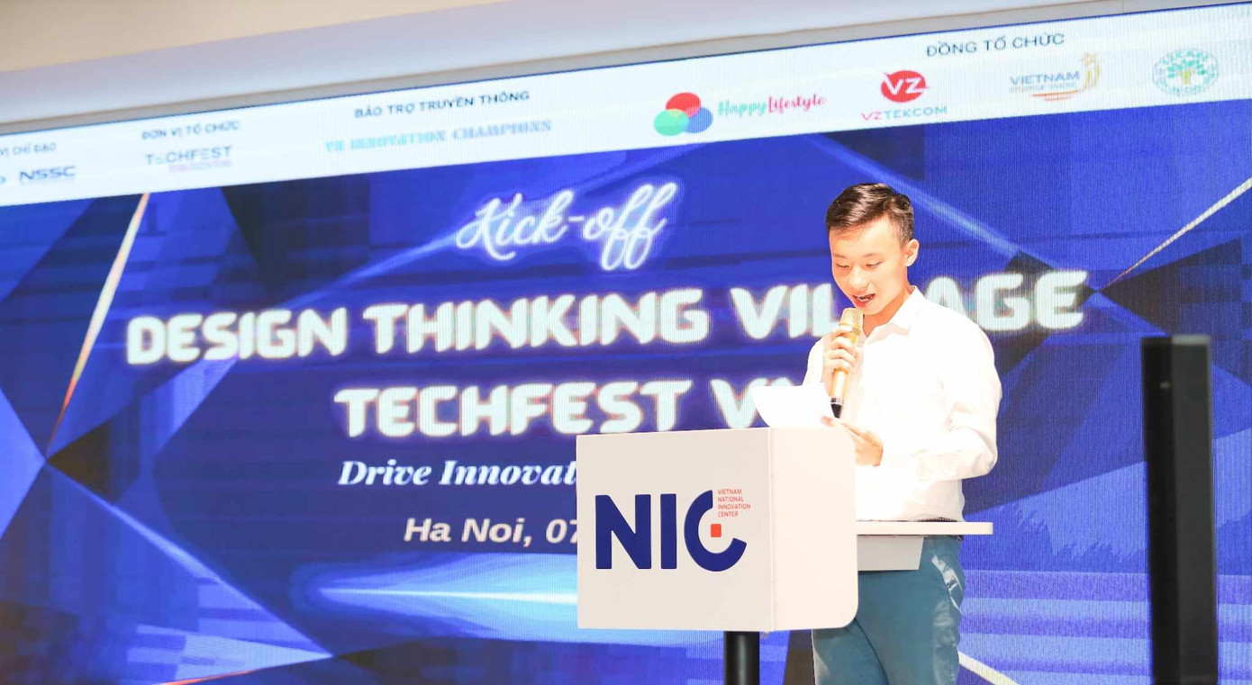 Việt Anh là MC của nhiều chương trình.